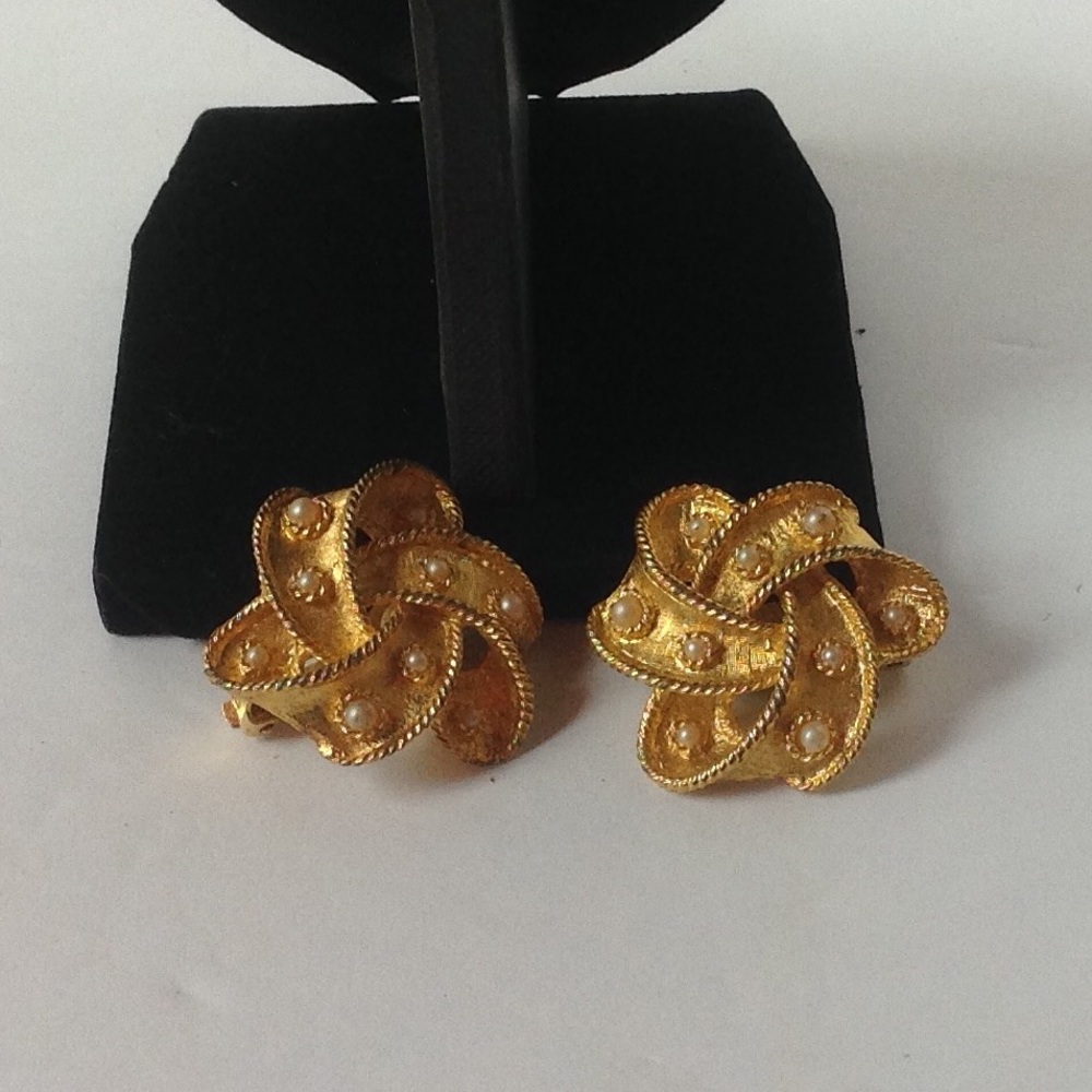1990's Gold Pearl Earrings Twisted Statement Clip
